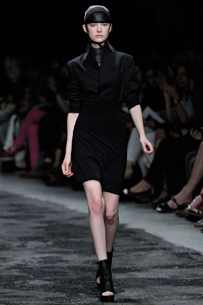Look 4